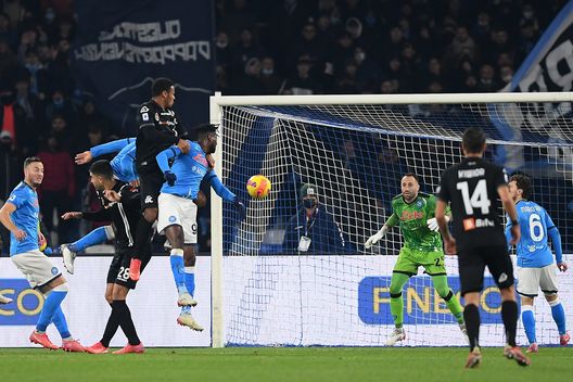 (Photo by Francesco Pecoraro/Getty Images) Spezia-Napoli, altro che Fiorentina e Roma: scudetto perso all’andata?- immagine 2