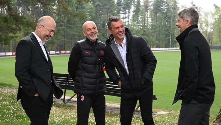 CAIRATE, ITALY - APRIL 22: AC Milan Chief Executive Officer Ivan Gazidis, Head coach AC Milan Stefano Pioli, Technical Area Director AC Milan Paolo Maldini and AC Milan Sport Director Frederic Massara attend during a training session at Milanello on April 22, 2022 in Cairate, Italy. (Photo by Claudio Villa/AC Milan via Getty Images)