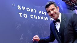 Ex Inter, Luis Figo e l’aneddoto sulla Coca Cola: “A Barcellona mi lanciarono di tutto, ma io…”