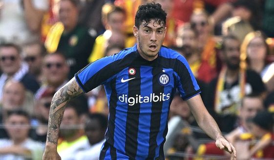 Alessandro Bastoni (difensore Inter) qui durante l'amichevole Lens-Inter 1-0 | News (Getty Images) Alessandro Bastoni Inter amichevole Lens-Inter 1-0