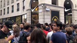 VIDEO FCIN1908 / Inter, tifosi invadono il centro e parte il coro da derby