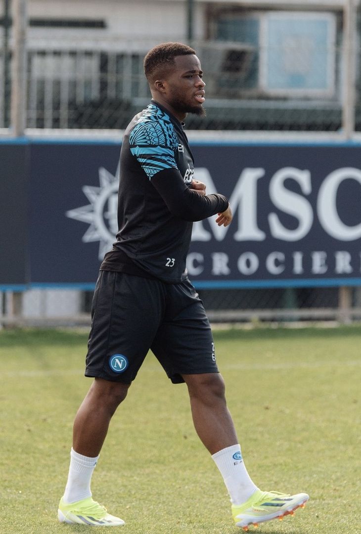 GALLERY Il Napoli si allena a Castel Volturno: la concentrazione degli azzurri - immagine 7