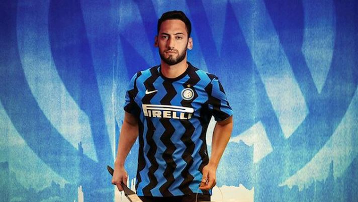 ESCLUSIVA Collovati: “Calhanoglu? Colpo Inter, ma non fuoriclasse. Al suo posto…” ESCLUSIVA Collovati: “Calhanoglu? Colpo Inter, ma non fuoriclasse. Al suo posto…” - immagine 1