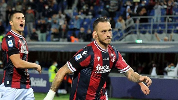 BOLOGNA, ITALY - SEPTEMBER 21: Marko Arnautovic of Bologna FC celebrates after scoring his team's second goal from the penalty spot during the Serie A match between Bologna FC v Genoa CFC at Stadio Renato Dall'Ara on September 21, 2021 in Bologna, Italy. (Photo by Mario Carlini / Iguana Press/Getty Images) CorSport: “Arnautovic, condizione migliorata verso il Cagliari” - immagine 1