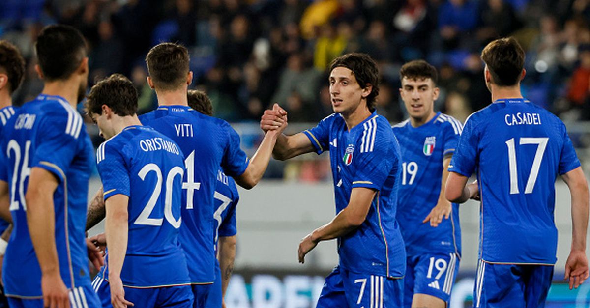 Italia batte
