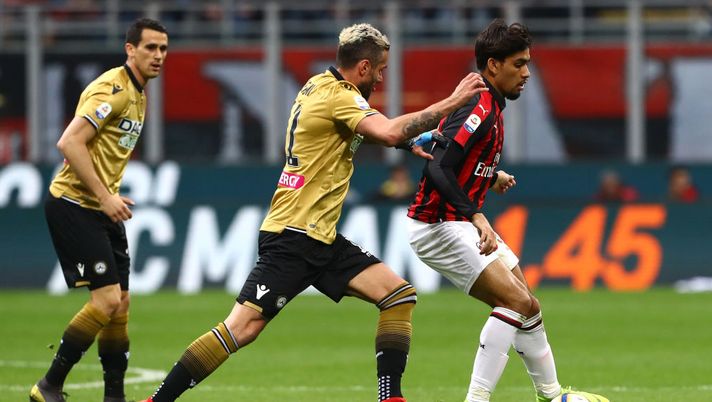 MILAN, ITALY - APRIL 02: Lucas Paqueta (R) of AC Milan competes for the ball with Valon Behrami (L) of Udinese during the Serie A match between AC Milan and Udinese at Stadio Giuseppe Meazza on April 2, 2019 in Milan, Italy. (Photo by Marco Luzzani/Getty Images) MILAN, ITALY - APRIL 02: Lucas Paqueta (R) of AC Milan competes for the ball with Valon Behrami (L) of Udinese during the Serie A match between AC Milan and Udinese at Stadio Giuseppe Meazza on April 2, 2019 in Milan, Italy. (Photo by Marco Luzzani/Getty Images)