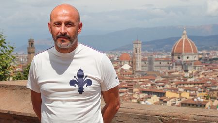GERMOGLI PH 15 LUGLIO 2021 FIRENZE PIAZZALE MICHELANGELO LA LOGGIA PRESENTAZIONE DEL NUOVO ALLENATORE DELLA FIORENTINA VINCENZO ITALIANO NELLA FOTO VINCENZO ITALIANO GERMOGLI PH 15 LUGLIO 2021 FIRENZE PIAZZALE MICHELANGELO LA LOGGIA PRESENTAZIONE DEL NUOVO ALLENATORE DELLA FIORENTINA VINCENZO ITALIANO NELLA FOTO VINCENZO ITALIANO