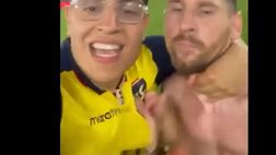 VIDEO / Tifoso in estasi: vuole una foto con Messi e… Non lo lascia più!