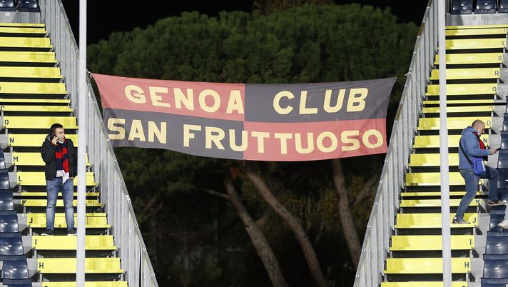 Mobilitazione derby: tutti i tifosi del Genoa in piazza De Ferrari - immagine 1