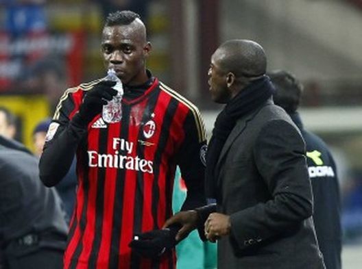 Clarence Seedorf e Mario Balotelli - fonte www.gazzetta.it Clarence Seedorf e Mario Balotelli - fonte www.gazzetta.it