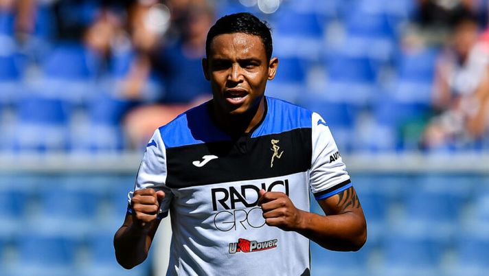 GENOA, ITALY - SEPTEMBER 15: Luis Muriel of Atalanta celebrates after scoring a goal on a penalty kick during the Serie A match between Genoa CFC and Atalanta BC at Stadio Luigi Ferraris on September 15, 2019 in Genoa, Italy. (Photo by Paolo Rattini/Getty Images) Muriel, la Gazzetta è innamorata: “Porta tutti a spasso. Pensate quando sarà…” - immagine 1