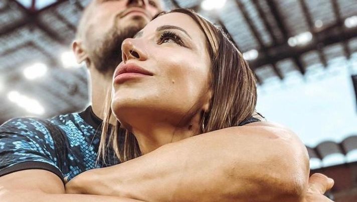 Le follower di lady D’Ambrosio ironizzano su Danilo, la risposta di Enza: “Siete pessime!” - immagine 1