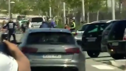 VIDEO / Jesé fa il matto in auto e i tifosi lo insultano