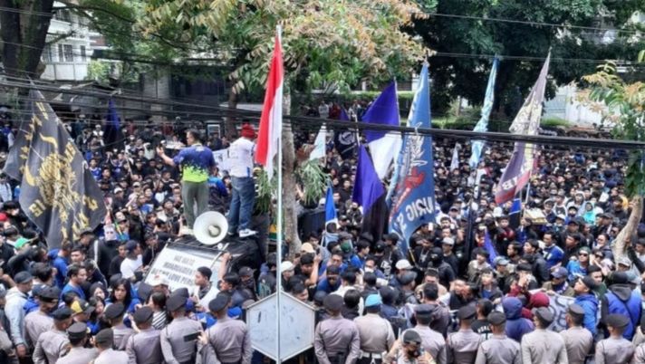 IL PERSIB ATTENDE I RIVALI