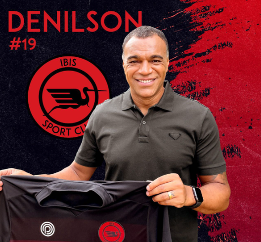 Torna in campo a 44 anni: a 12 anni dall’addio ecco Denilson nella “peggiore squadra del mondo”- immagine 2