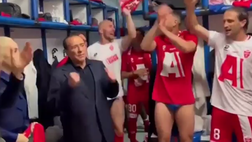 Monza in Serie A, festa con Berlusconi negli spogliatoi | VIDEO