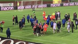 Padova-Virtus Verona, parapiglia finale in campo