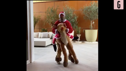 VIDEO Evra, il Natale dell’ex Juventus: balletto esilarante travestito da renna