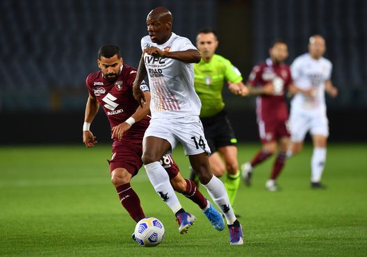 TURIN, ITALY - MAY 23: Bryan Dabo of Benevento Calcio is put under pressure by Tomas Rincon of Torino F.C. during the Serie A match between Torino FC v Benevento Calcio at Olimpico Stadium on May 23, 2021 in Turin, Italy. Sporting stadiums around Italy remain under strict restrictions due to the Coronavirus Pandemic as Government social distancing laws prohibit fans inside venues resulting in games being played behind closed doors. (Photo by Valerio Pennicino/Getty Images) TURIN, ITALY - MAY 23: Bryan Dabo of Benevento Calcio is put under pressure by Tomas Rincon of Torino F.C. during the Serie A match between Torino FC v Benevento Calcio at Olimpico Stadium on May 23, 2021 in Turin, Italy. Sporting stadiums around Italy remain under strict restrictions due to the Coronavirus Pandemic as Government social distancing laws prohibit fans inside venues resulting in games being played behind closed doors. (Photo by Valerio Pennicino/Getty Images)