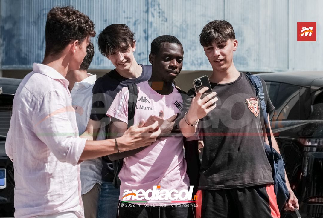 FOTO Frosinone-Palermo, i rosanero in partenza dallo stadio “Renzo Barbera” (Gallery) - immagine 34