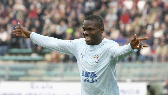 REGGIO CALABRIA, ITALY - MARCH 11: Stephen Makinwa of Lazio celebrates scoring during the Serie A match between Reggina and Lazio at Oreste Granillo Stadium, March 11, 2007 in Reggio Calabria, Italy. (Photo by New Press/Getty Images) *** Local Caption *** Stephen Makinwa QDL – Makinwa: “Mi piacerebbe vedere Pedro prima punta” - immagine 1