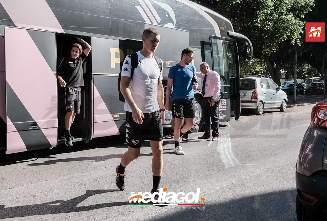 FOTO RITIRO PALERMO, gli uomini di Baldini arrivano in palestra (Gallery) - immagine 27