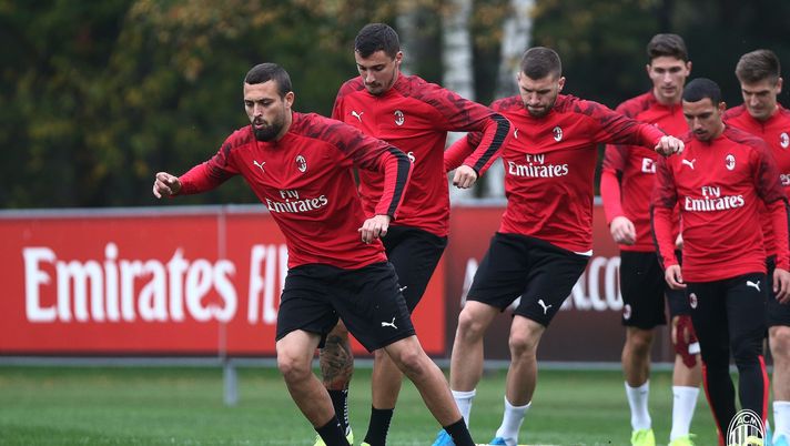 I calciatori del Milan a Milanello, @acmilan 