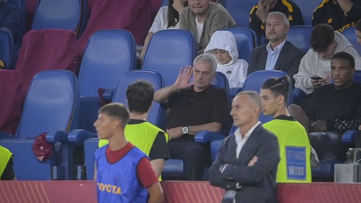 (Photo by Fabio Rossi/AS Roma via Getty Images) Il wrestling di Mou, i segnali del Napoli - immagine 1