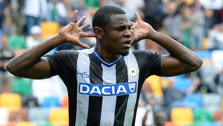 UDINE, ITALY - SEPTEMBER 18: Duvan Zapata of Udinese Calcio celebrates after scoring his opening goal during the Serie A match between Udinese Calcio and AC ChievoVerona at Stadio Friuli on September 18, 2016 in Udine, Italy. (Photo by Dino Panato/Getty Images) Udinese, tra Duvan e Thereau ora cambia tutto. Delneri: “Vedrete Zapata! E quante cazzate…” - immagine 1