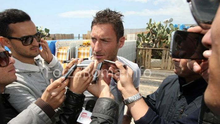 Totti: «Speravamo restasse Luis» Totti: «Speravamo restasse Luis» - immagine 1