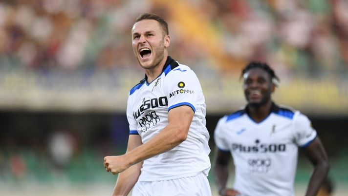 VERONA, ITALY - AUGUST 28: Teun Koopmeiners of Atalanta BC celebrates after scoring their team's first goal during the Serie A match between Hellas Verona and Atalanta BC at Stadio Marcantonio Bentegodi on August 28, 2022 in Verona, Italy. (Photo by Alessandro Sabattini/Getty Images) Koopmeiners: “Liverpool, le voci fanno piacere ma mi concentro sull’Atalanta” - immagine 1