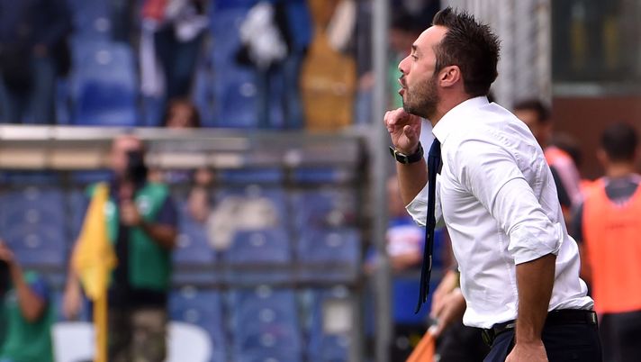 GENOA, ITALY - OCTOBER 02:  Head coach Roberto De Zerbi of Palermo issues instructions during the Serie A match between UC Sampdoria and US Citta di Palermo at Stadio Luigi Ferraris on October 2, 2016 in Genoa, Italy.  (Photo by Getty Images/Getty Images) 