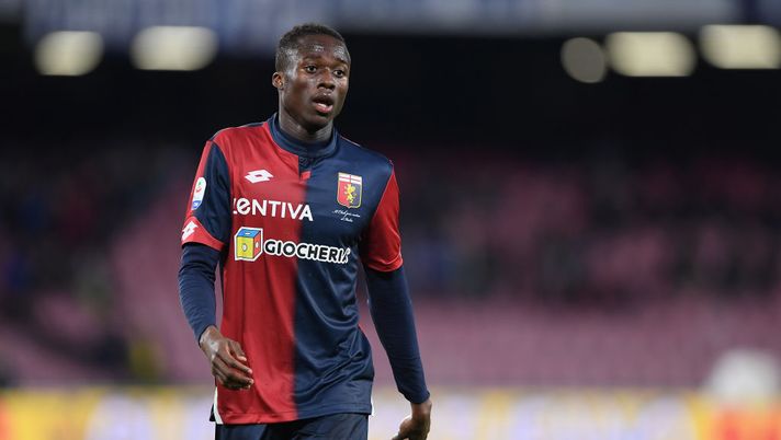 NAPLES, ITALY - APRIL 07:  Christian Kouamè of Genoa CFC in action during the Serie A match between SSC Napoli and Genoa CFC at Stadio San Paolo on April 7, 2019 in Naples, Italy.  (Photo by Francesco Pecoraro/Getty Images) 