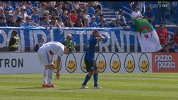 VIDEO / Ibra ‘show’, rosso diretto: riceve un pestone, si vendica con uno schiaffone