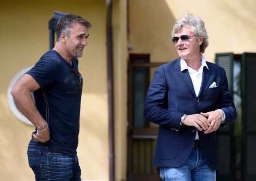 FLORENCE, ITALY - MAY 26: Giancarlo Antognoni (R) and Gabriel Omar Batistuta attend the Italy training session at the club's training ground at Coverciano on May 26, 2016 in Florence, Italy. (Photo by Claudio Villa/Getty Images) FLORENCE, ITALY - MAY 26: Giancarlo Antognoni (R) and Gabriel Omar Batistuta attend the Italy training session at the club's training ground at Coverciano on May 26, 2016 in Florence, Italy. (Photo by Claudio Villa/Getty Images)