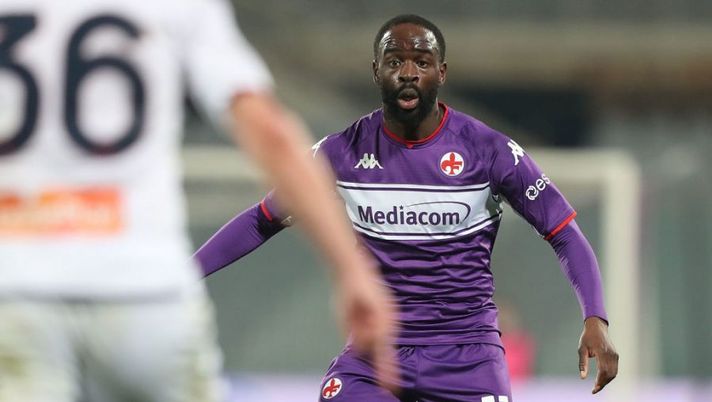 FLORENCE, ITALY - JANUARY 17: Jonathan Ikone' of ACF Fiorentina in action during the Serie A match between ACF Fiorentina and Genoa CFC at Stadio Artemio Franchi on January 17, 2022 in Florence, Italy. (Photo by Gabriele Maltinti/Getty Images) Cabral in pole, Ikoné e il sostituto di Torreira: la probabile formazione della Fiorentina - immagine 1