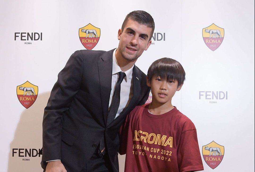 Da Pellegrini a Zaniolo: i giallorossi indossano i capi di Fendi – FOTO GALLERY - immagine 5