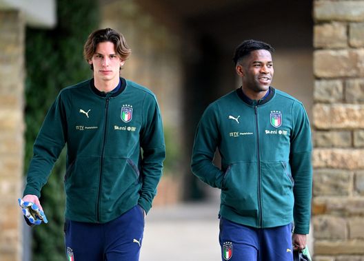 FLORENCE, ITALY - JANUARY 27: Marco Carnesecchi and Caleb Okoli of Italy look on during a Italy training session at Centro Tecnico Federale di Coverciano on January 27, 2022 in Florence, Italy. (Photo by Claudio Villa/Getty Images) FLORENCE, ITALY - JANUARY 27: Marco Carnesecchi and Caleb Okoli of Italy look on during a Italy training session at Centro Tecnico Federale di Coverciano on January 27, 2022 in Florence, Italy. (Photo by Claudio Villa/Getty Images)