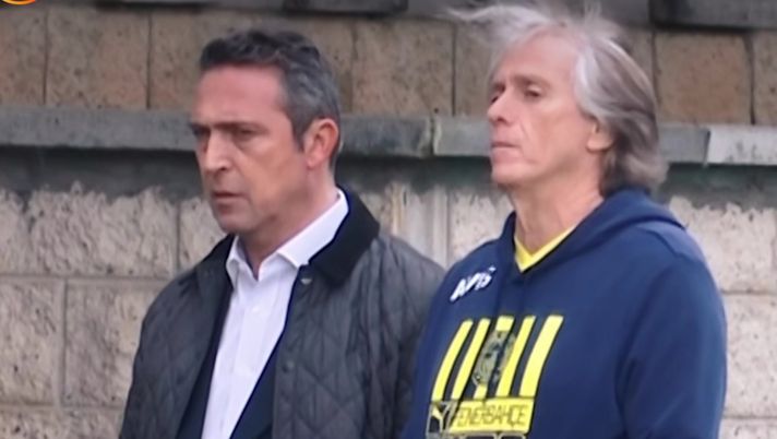 Ko nel derby superato: Jorge Jesus in campo al fianco del presidente del Fenerbahce - immagine 1