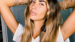 FOTO – Melissa Satta mostra il suo “red zone mood”