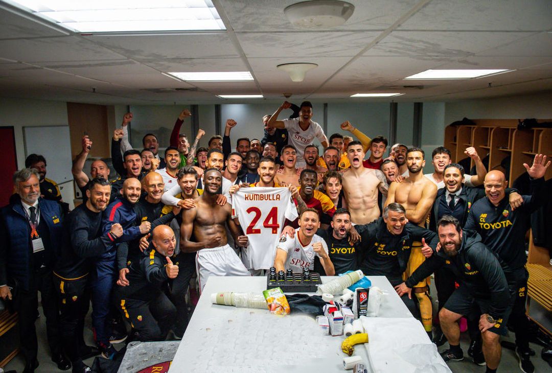La Roma in finale di Europa League: che festa negli spogliatoi – FOTO GALLERY - immagine 9