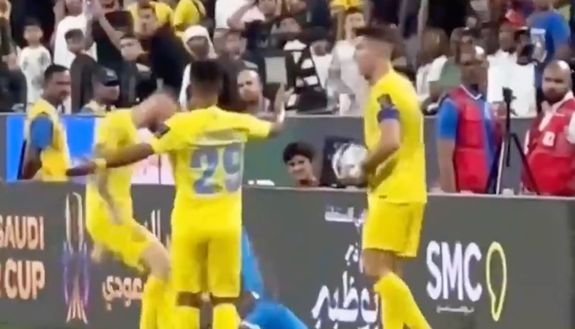 Sconfitte e gestacci, in Arabia tramonto amaro di Ronaldo: CR7 espulso per una gomitata- immagine 3