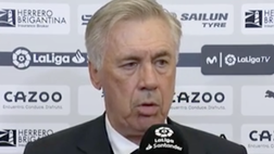VIDEO / Insulti razzisti a Vinicius, Ancelotti in diretta è furioso: “In Liga c’è un problema”