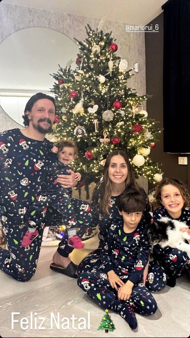 FOTO Mario Rui in compagnia della famiglia festeggia così il Natale- immagine 2