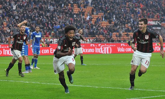  L'esultanza di Luiz Adriano dopo il gol del 2-1 in Milan-Sassuolo del 2015 (credits: acmilan.com) 