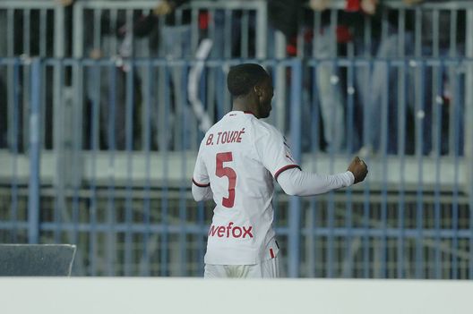 Fodé Ballo-Touré (difensore AC Milan), qui esulta per il suo gol durante Empoli-Milan 1-3 (Serie A 2022-2023) | News (Getty Images) Fodé Ballo-Touré AC Milan Empoli-Milan 1-3 Serie A 2022-2023