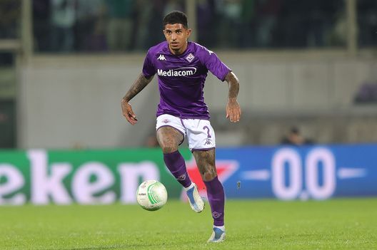 FLORENCE, ITALY - OCTOBER 27: Domilson Cordeiro dos Santos known as Dodo of ACF Fiorentina in action during the UEFA Europa Conference League group A match between ACF Fiorentina and Istanbul Basaksehir at Stadio Artemio Franchi on October 27, 2022 in Florence, Italy. (Photo by Gabriele Maltinti/Getty Images) Igor e Dodò, i brasiliani in cerca di successo: serve una svolta, ora o mai più- immagine 2