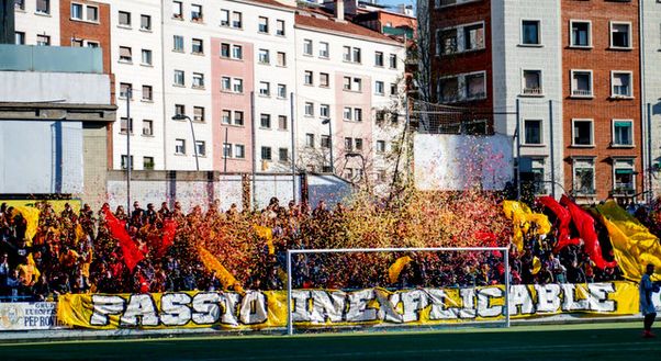 La passione per questo derby immortalata da Ultras-tifo.net CE Europe-UE Sant Andreu, l’altro grande derby di Barcellona- immagine 2