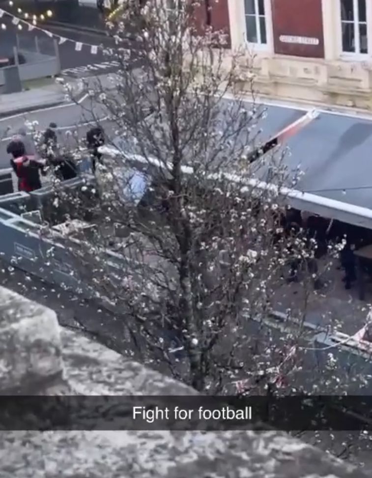 Premier League, disordini tra gli ultras di Southampton e Tottenham- immagine 2