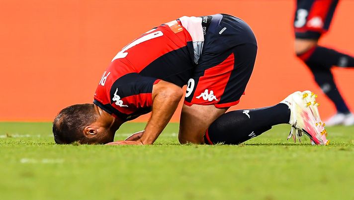 GENOA, ITALY - JULY 08: Goran Pandev of Genoa reacts with disappointment during the Serie A match between Genoa CFC and SSC Napoli at Stadio Luigi Ferraris on July 8, 2020 in Genoa, Italy. (Photo by Paolo Rattini/Getty Images) GENOA, ITALY - JULY 08: Goran Pandev of Genoa reacts with disappointment during the Serie A match between Genoa CFC and SSC Napoli at Stadio Luigi Ferraris on July 8, 2020 in Genoa, Italy. (Photo by Paolo Rattini/Getty Images)